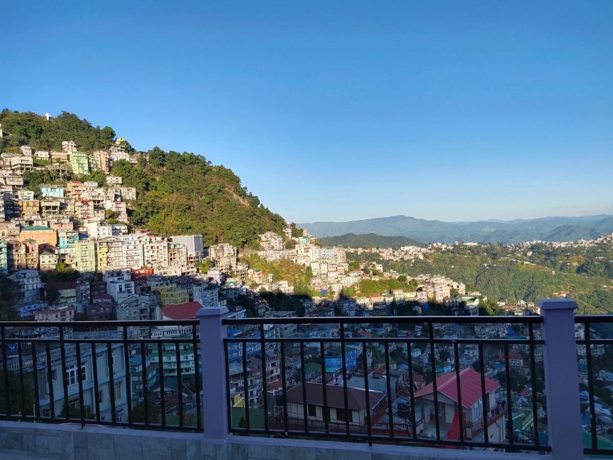 The 1998 Homestay Āīzawl Dış mekan fotoğraf